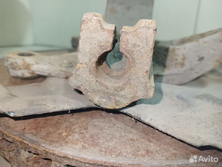 Кулак поворотный передний правый Renault Megane 2