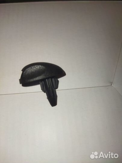 Две форсунки омывателя лобового стекла веерные