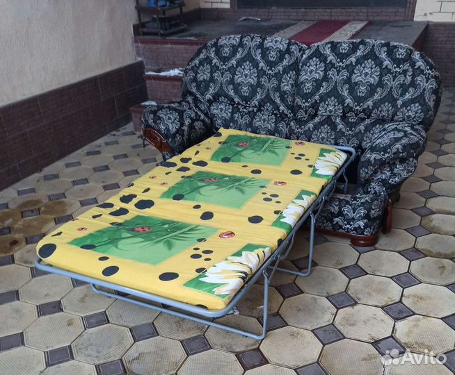 Диван