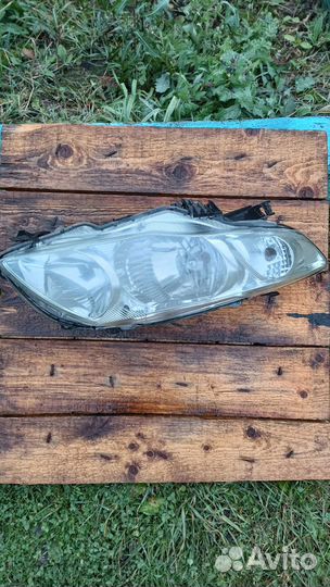 Фара передняя правая на Тойтота Королла