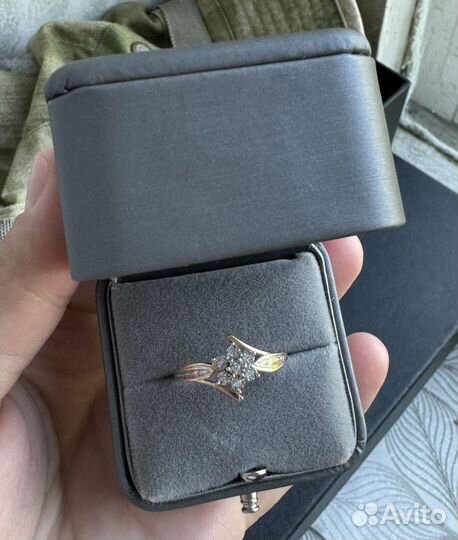 Золотое кольцо с бриллиантами