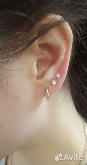 Прокол ушей пистолетом