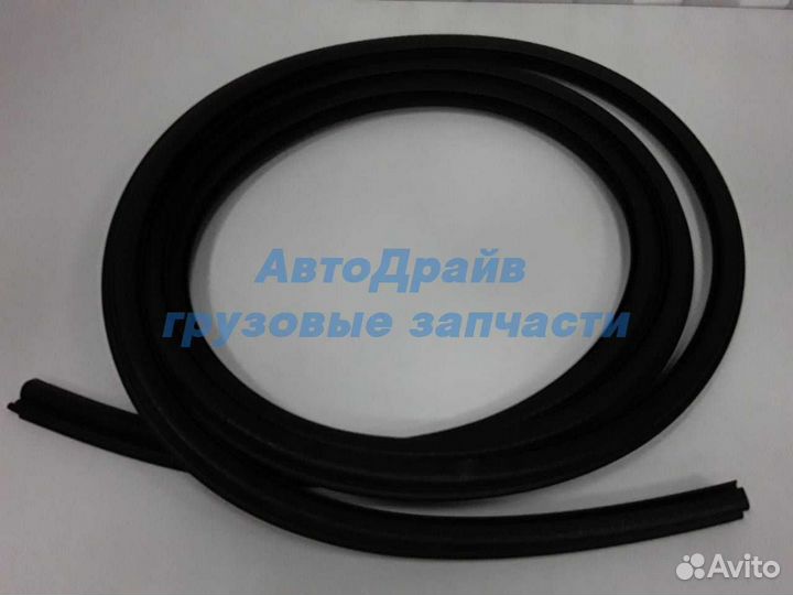 Уплотнитель проема двери Мерседес Атего оригинал