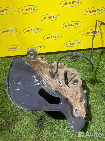 Кулак поворотный передний левый Mercedes-Benz C