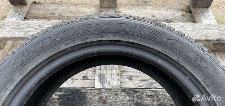 Goodyear UltraGrip Performance 2 225/50 R17