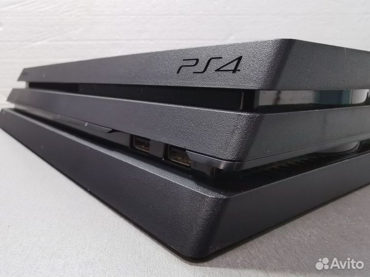 Игровая приставка Sony Playstation 4 Pro 1TB обмен