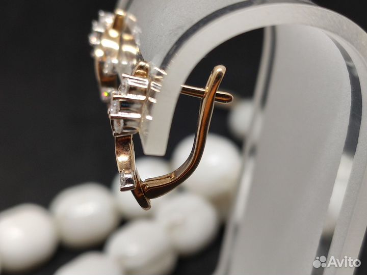 Шикарные золотые серьги с чистыми бриллиантами