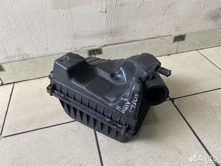Корпус воздушного фильтра Opel Astra H