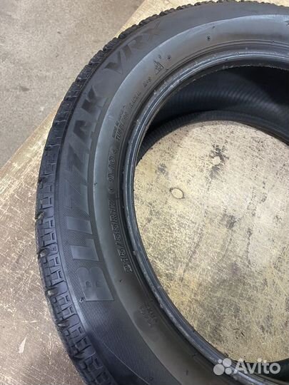 Bridgestone Blizzak VRX 215/55 R17 94Q