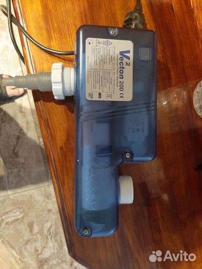 Аквариум с тумбой и оборудованием