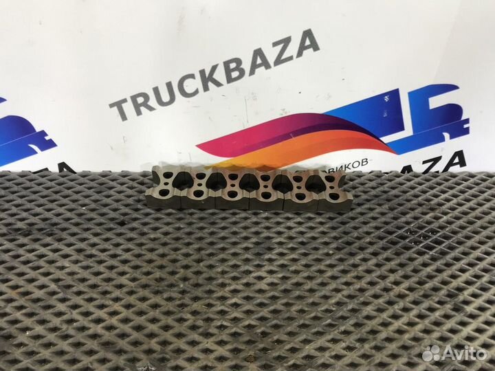 51042020175 Комплект проставок под ось коромысел