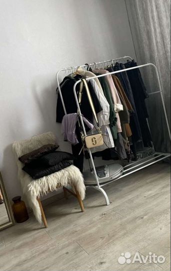 Вешалка напольная устойчивая