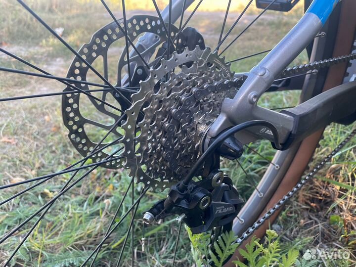 Вел Cube Reaction Hybrid «L» (2022)