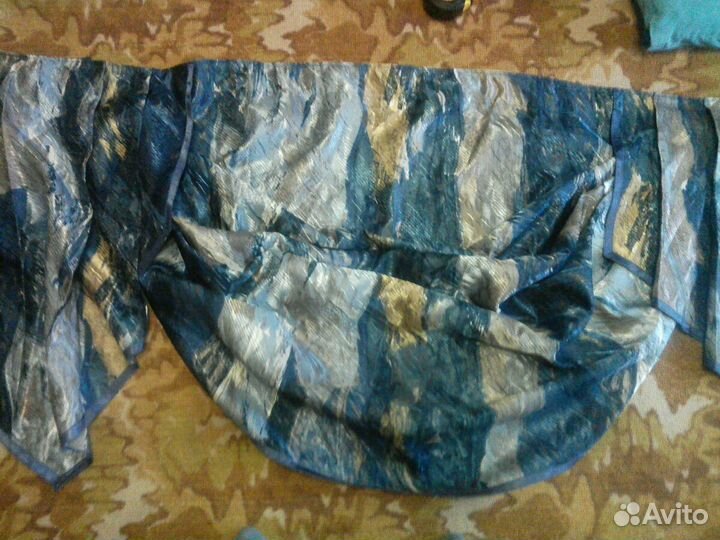 Ламбрикен новый,в длину 2м 40 см,шили в подарок, н