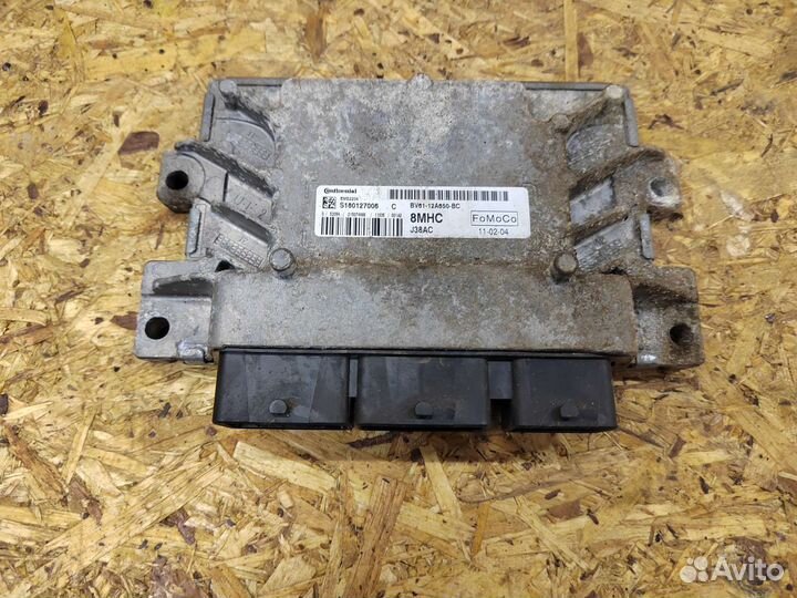 Модуль управления двигателем Ford focus 3 EMS2204