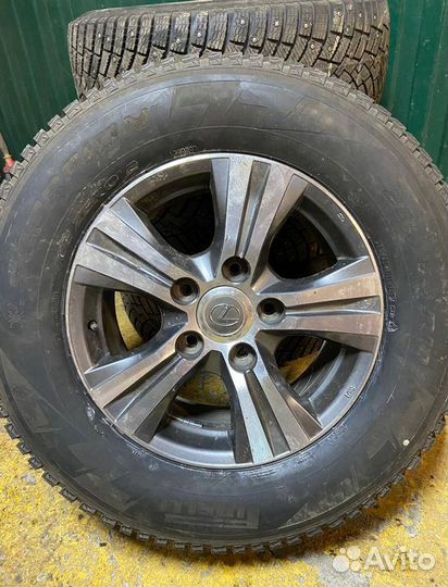 Pirelli Scorpion Ice Zero 2 285/60 R18