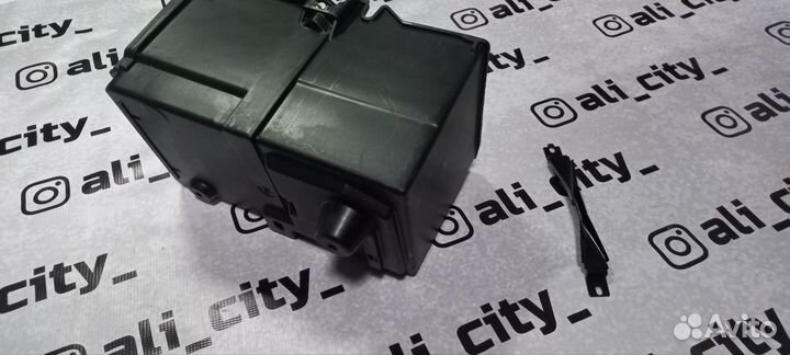 Площадка корпус под аккумулятор форд фокус 3 Sat