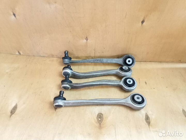 Комплект передних верхних рычагов Audi A4 B8