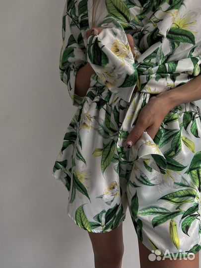 Костюм с шортами