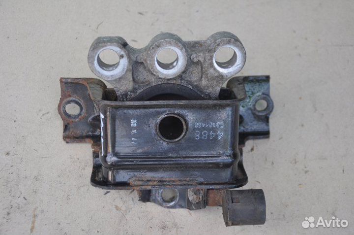 Опора двигателя правая Chevrolet Cobalt седан