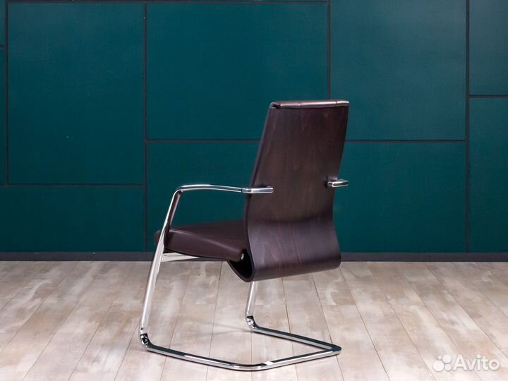 Кресло для совещаний Sitland Италия