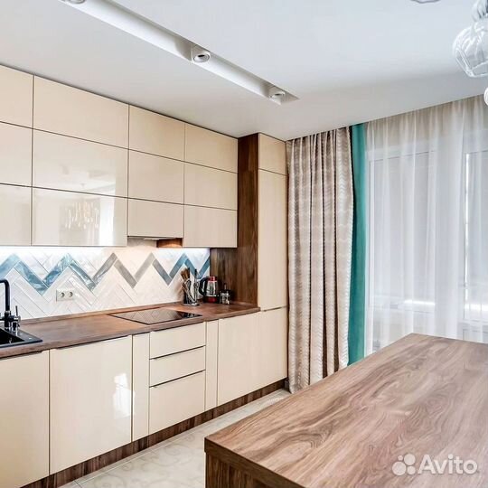 Кухня в потолок на заказ