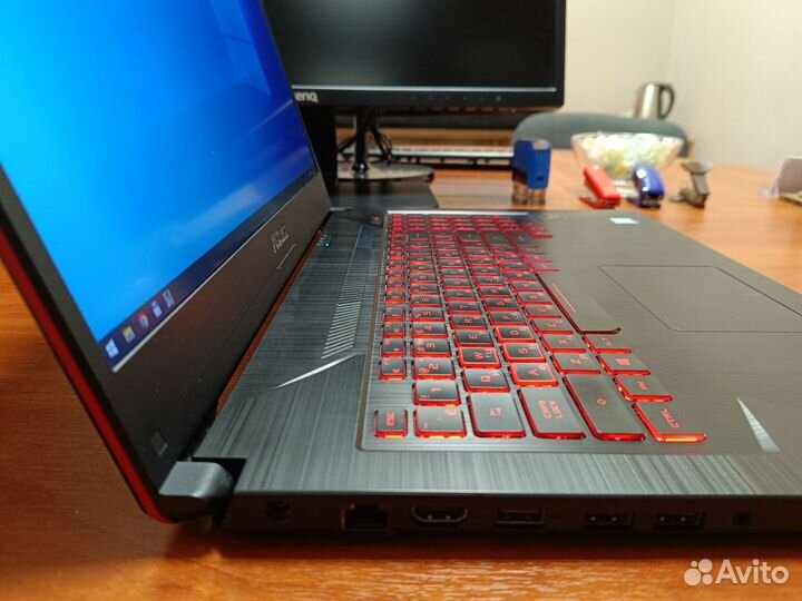 Asus GTX1060 6GB i5-6300HQ nvme256 16DDR4 17