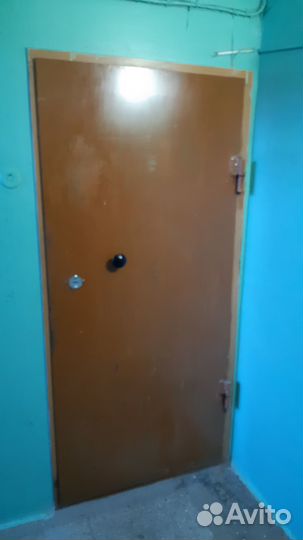 Продам входную дверь бу