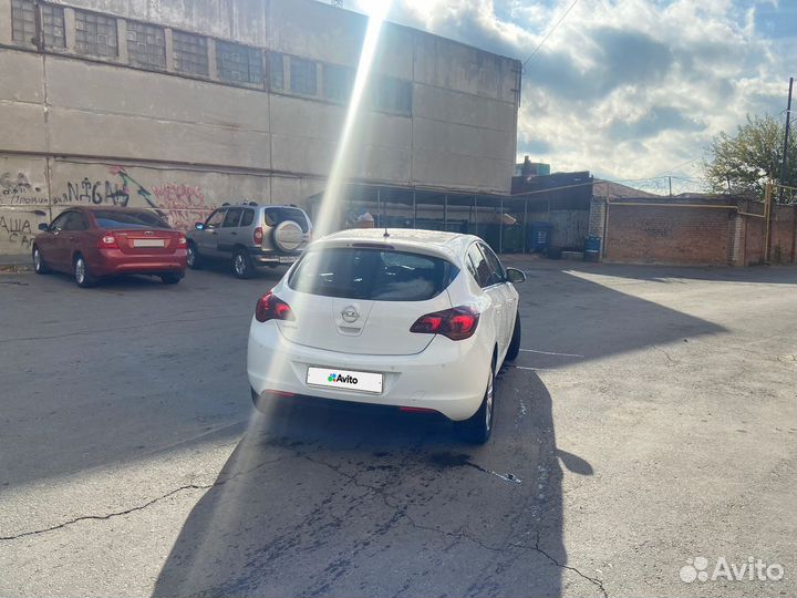 Opel Astra 1.6 AT, 2011, 181 000 км