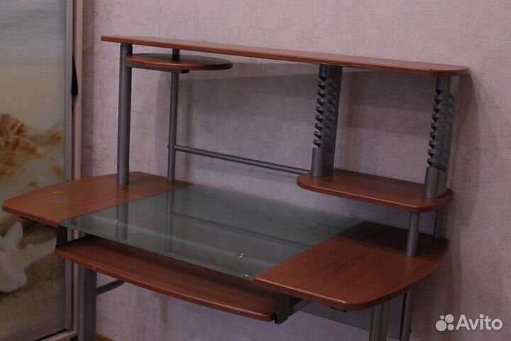 Письменный стол