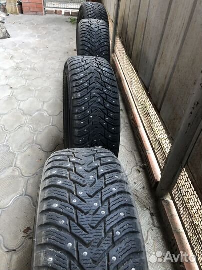 Nokian Tyres Hakkapeliitta 8 SUV 215/60 R17
