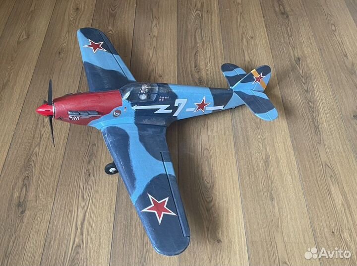 Радиоуправляемый самолет Hawker Hurricane