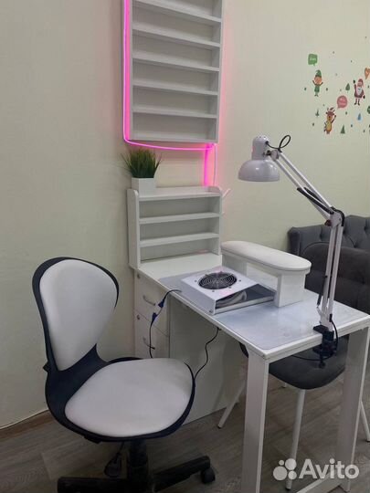 Аренда рабочего места мастера маникюра и педикюра