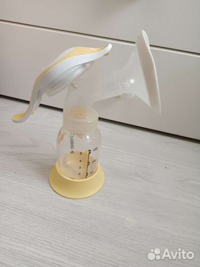 Молокоотсос medela ручной