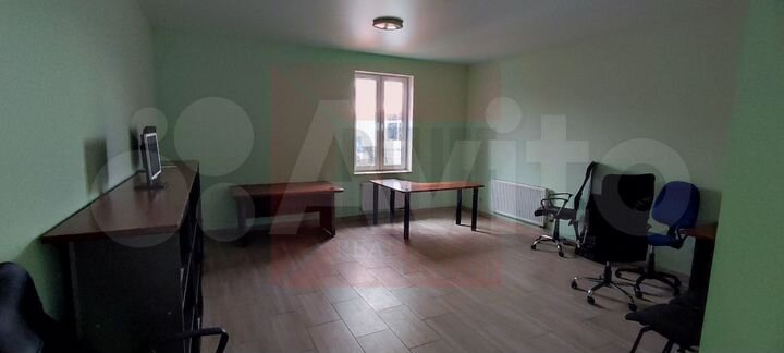 Отдельно стоящее 2-х этажное здан