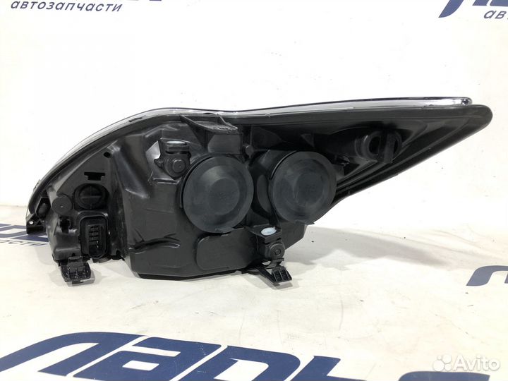Фара Ford Focus 2(08-11) правая черная