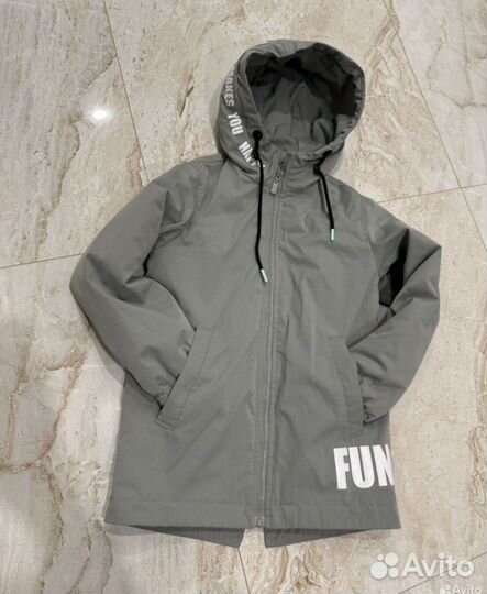 Куртка,ветровка фирменная