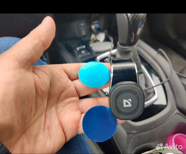 Автомобильный магнитный держатель