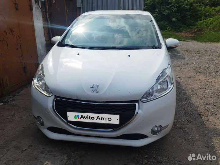 Peugeot 208 1.6 AT, 2014, 160 000 км