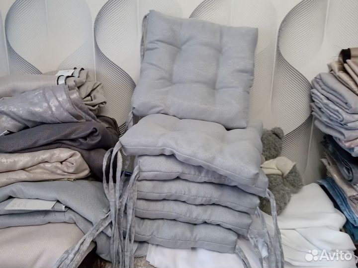 Подушки сидушки на стулья и кресло