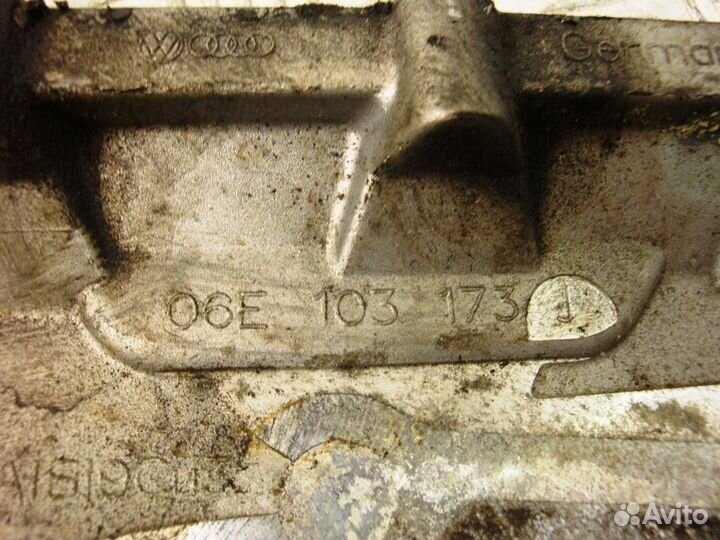 Задняя крышка двс Audi A6 С6 2.4 BDW 06Е103173