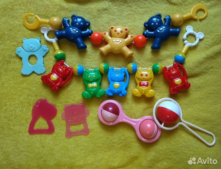 Грызунки, погремушки, подвесы на коляску