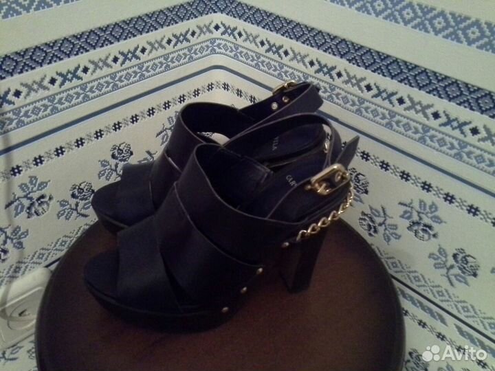 Босоножки Carvela