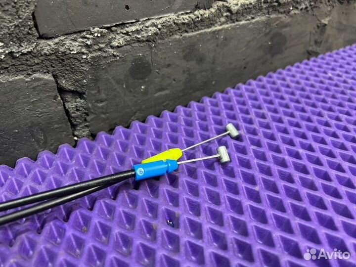 Замок двери передний левый Mitsubishi Outlander