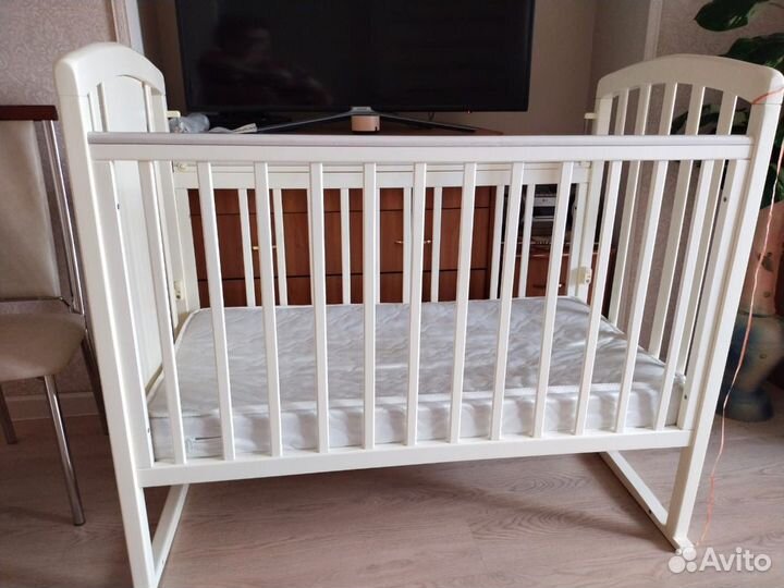 Детская кроватка