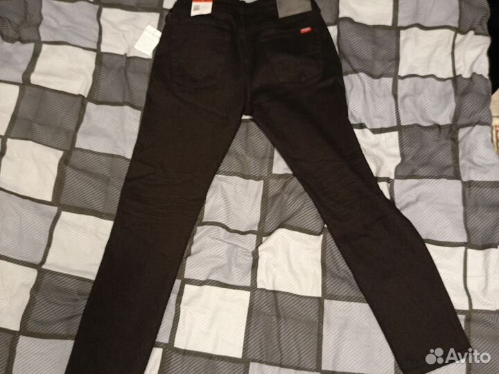 Джинсы guess slim tapered размер L