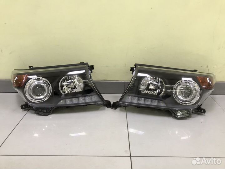 Фара Toyota Land Cruiser 200 2007-2015