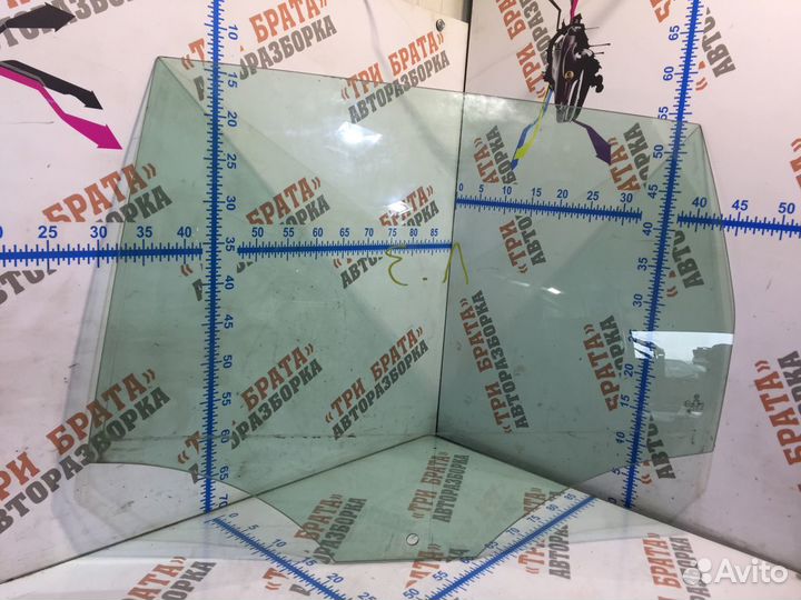 Фольксваген Пассат Стекло заднее Лев