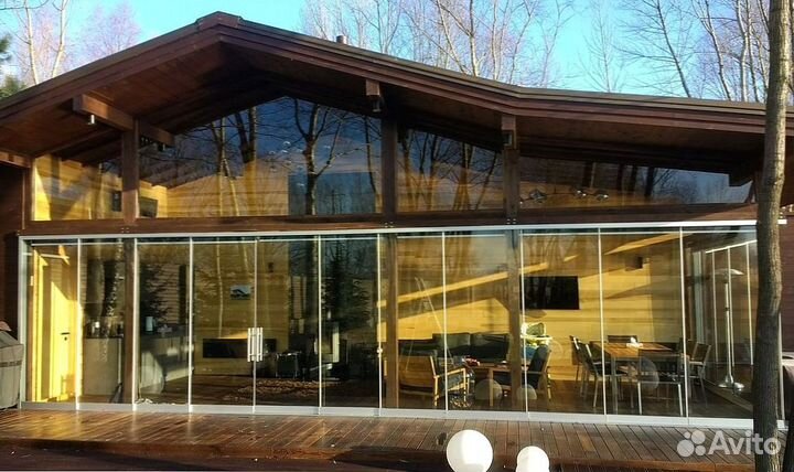 Безрамное раздвижное остекление