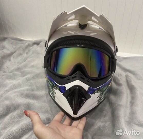 Шлем для кроссового мотоцикла